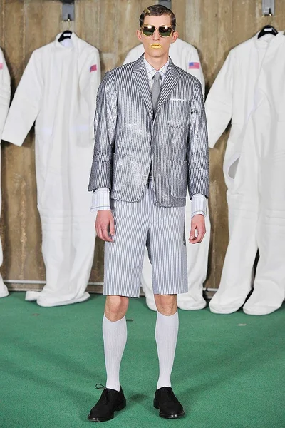 Look 12